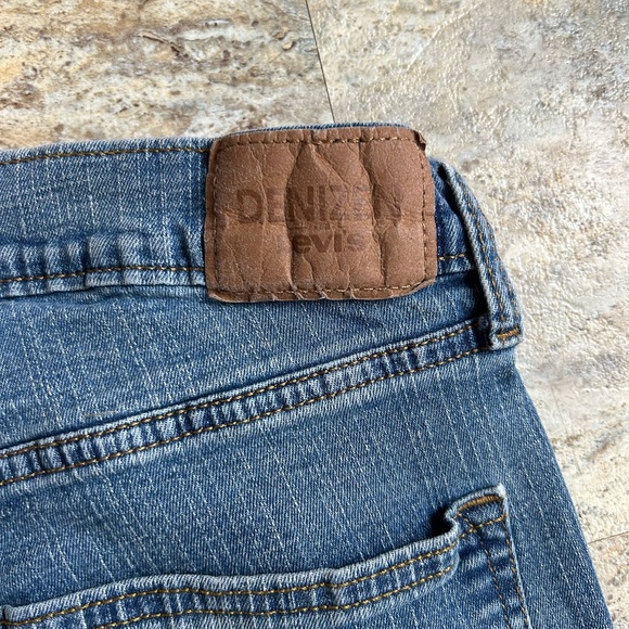 Levi's Men's Relaxed Blue Jeans - Picture 3 of 6